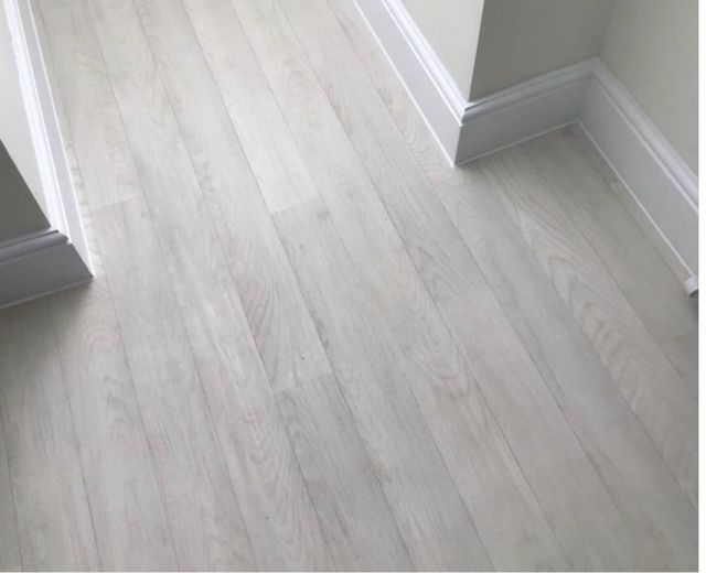 Instalación Tarimas y Suelos Vinílicos