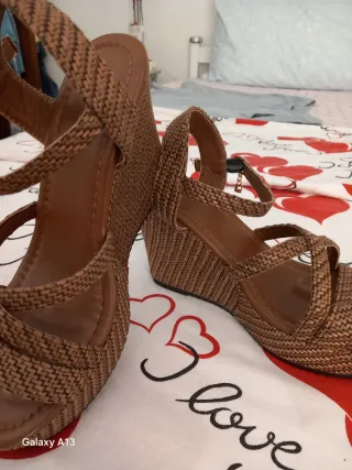 Sandali donna con zeppa marrone