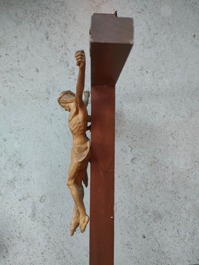 Crocifisso vintage in legno