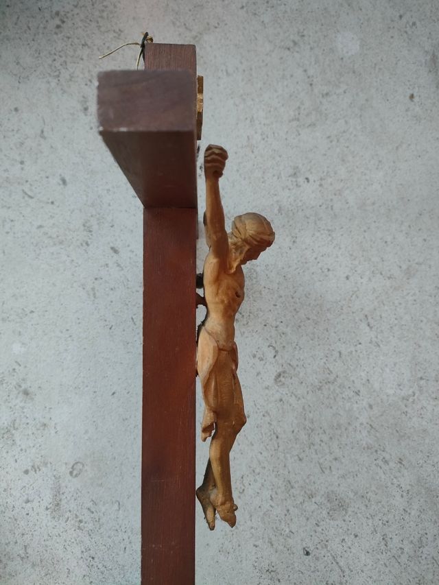 Crocifisso vintage in legno
