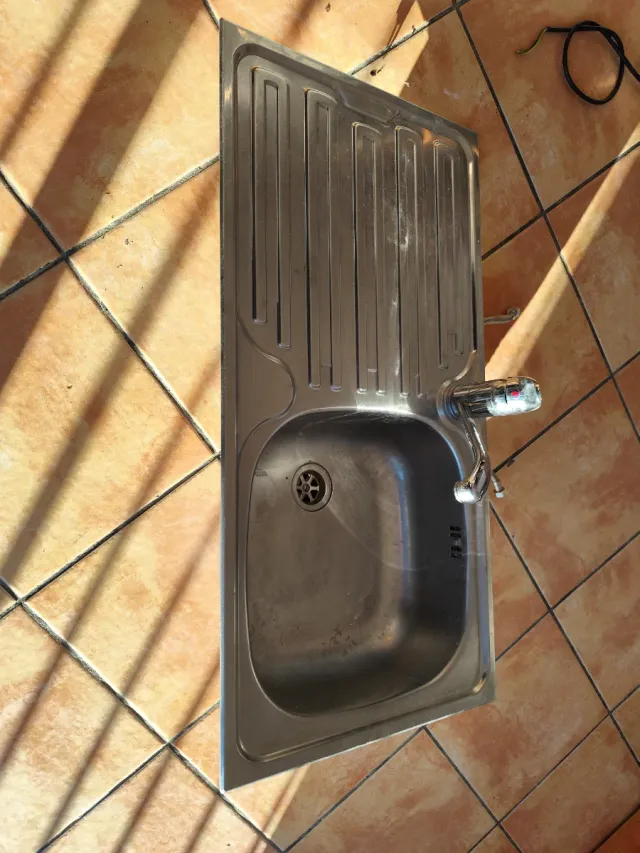 Fregadero aluminio con escurridor