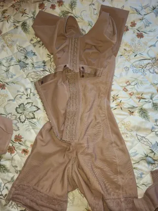Faja de compresión beige. Talla S