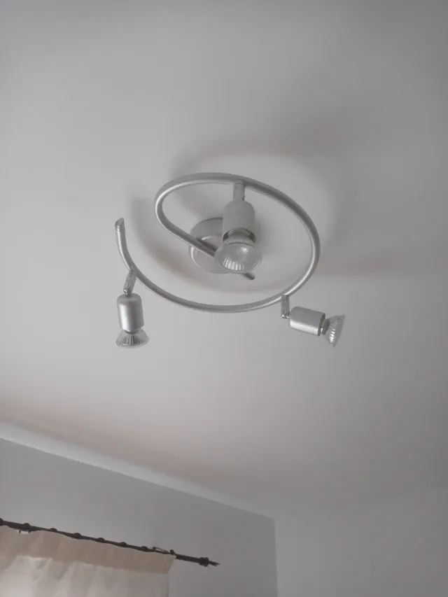 Lámpara de techo plateada