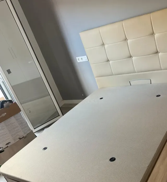 Canapés e materassi a ribalta in legno