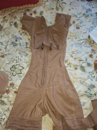 Faja de compresión beige. Talla XS