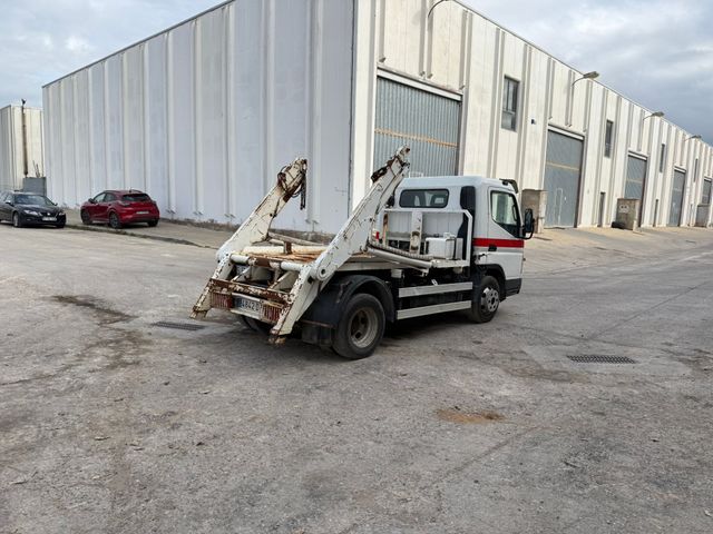 MITSUBISHI FUSO***PORTACONTENEDORES**