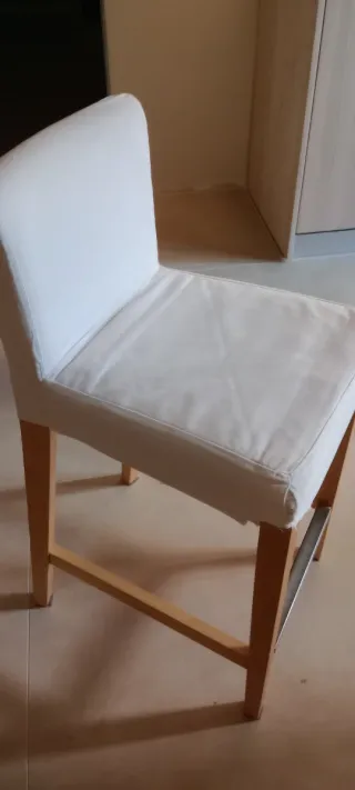 Sgabello da bar in tessuto e legno