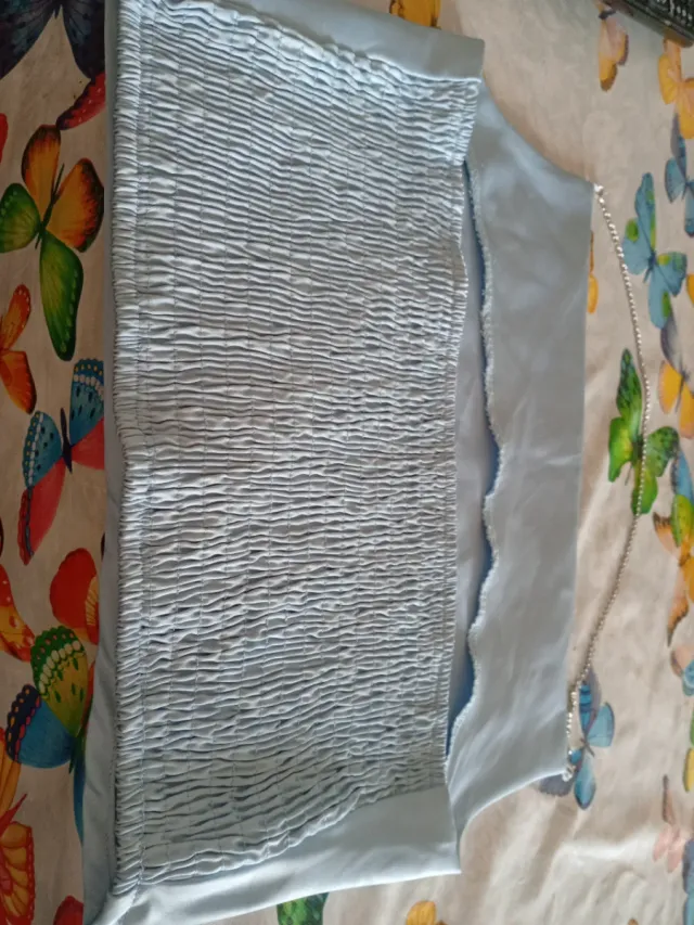 Blusa azul con fruncido