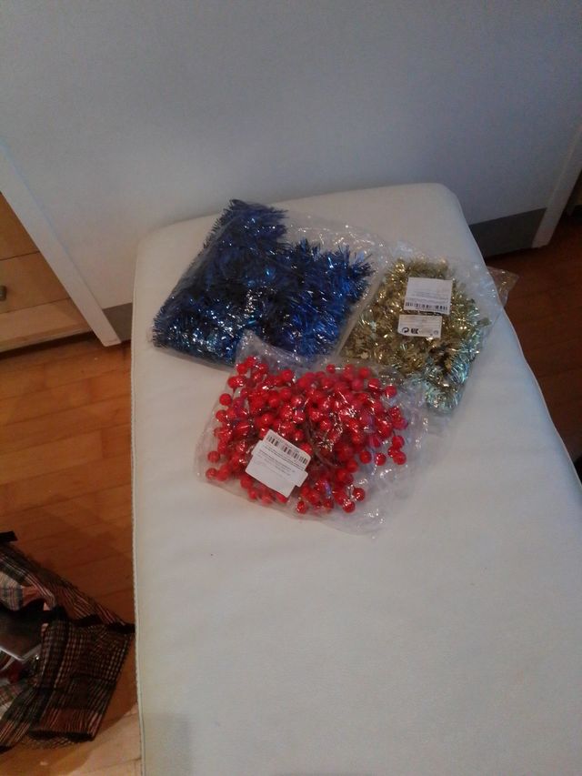 Guirnaldas de Navidad Azul y Dorado y acebo rojo