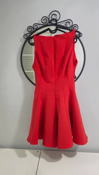 Vestido rojo Zara nievo con etiqueta
