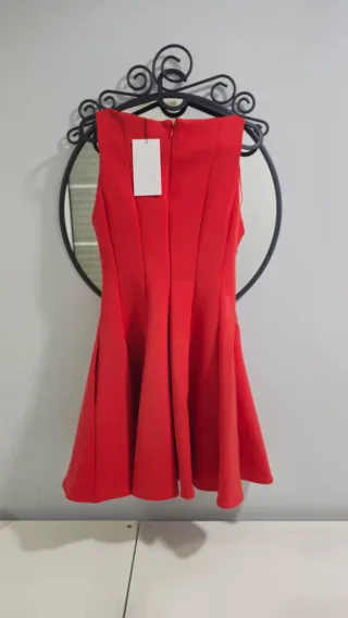 Vestido rojo Zara nievo con etiqueta