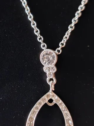 Collana Elegante Ciondolo Goccia Argento