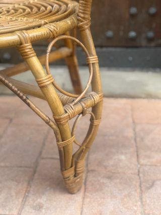 Silla de mimbre decorativa estilo abanico