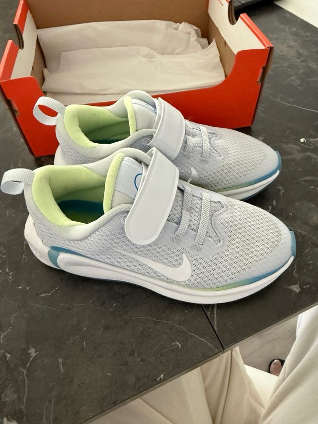 Zapatillas Nike niño verde y azul talla 31/19cm