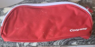 Pochette portaoggetti Colgate rossa
