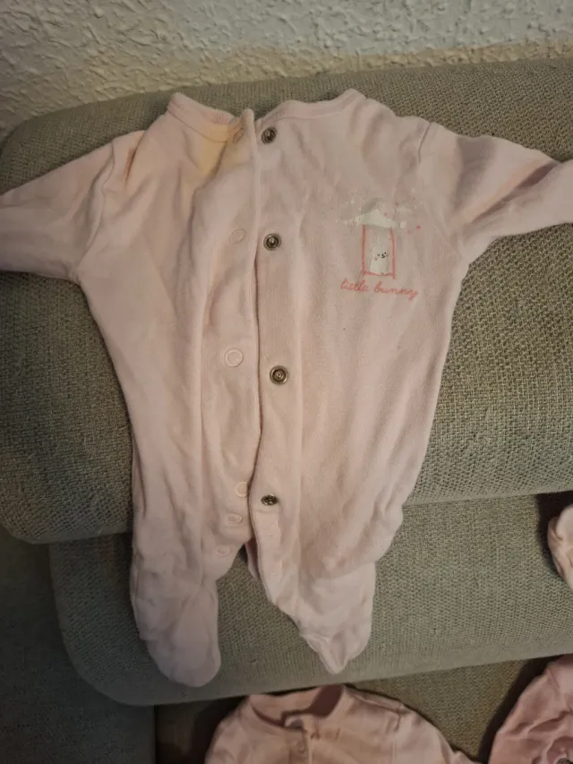 Lote de peleles y pijamas para bebé