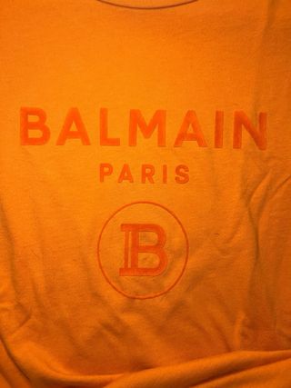 Camiseta Balmain naranja logo terciopelo