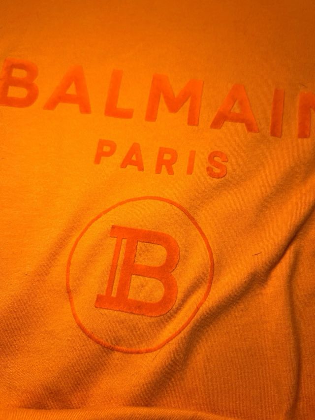 Camiseta Balmain naranja logo terciopelo