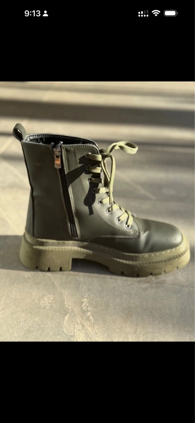 Botas militares verdes con cordones