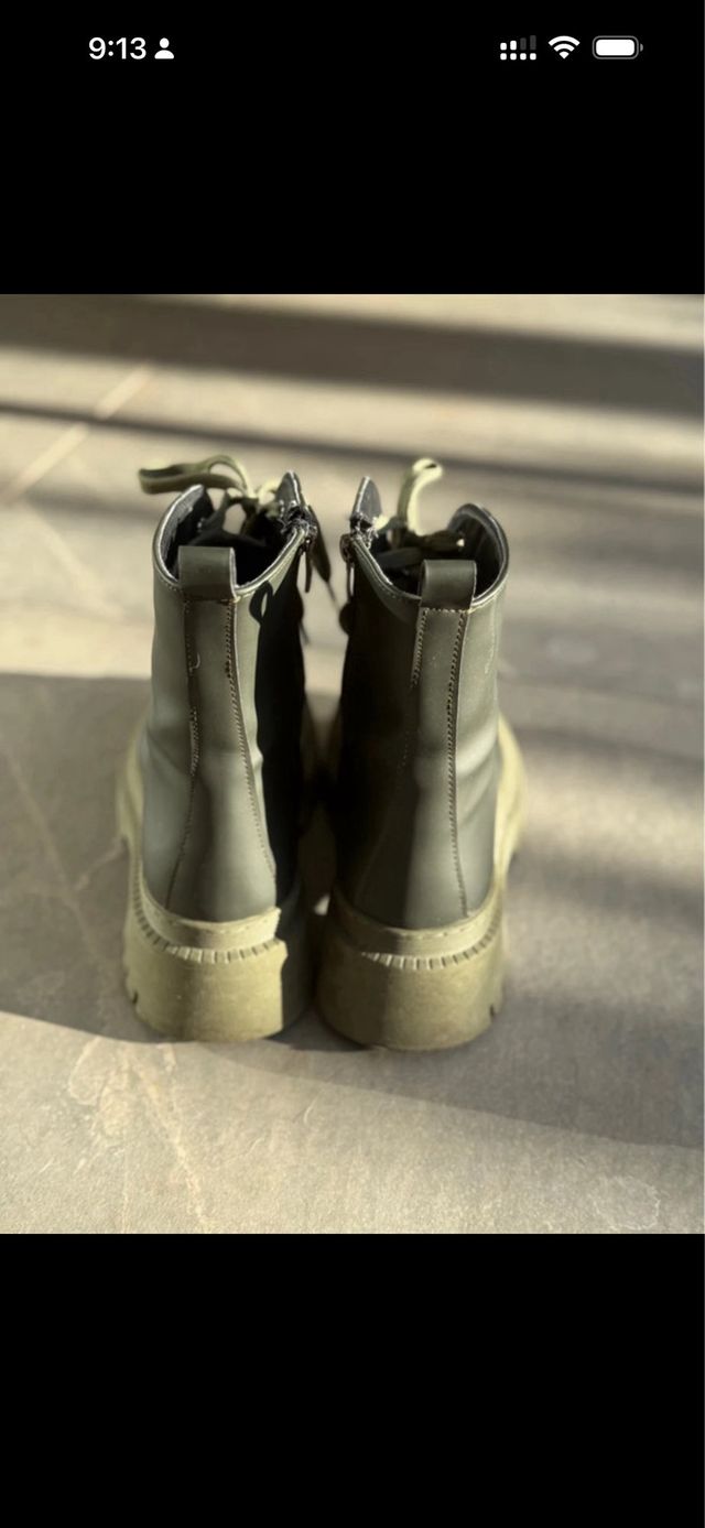 Botas militares verdes con cordones