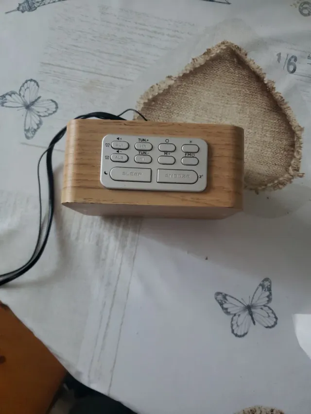 Radio despertador Qilive madera