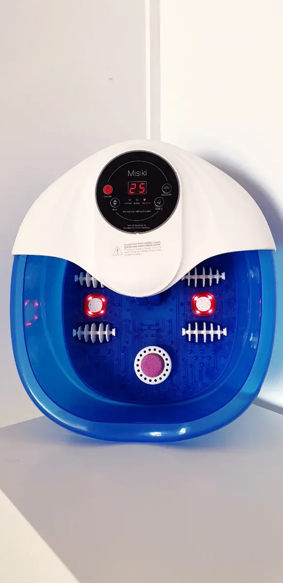 HIDROMASAJE DE PIES CON PIEDRA PÓMEZ