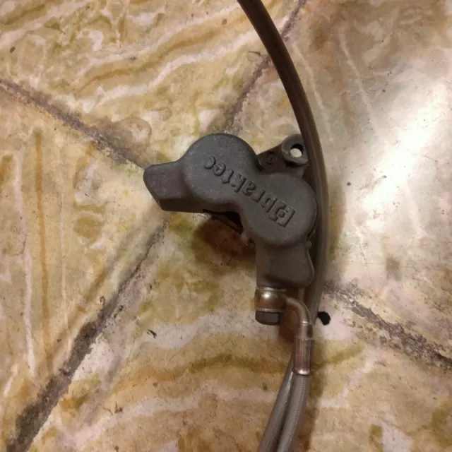 Bomba freno y pinza moto trial