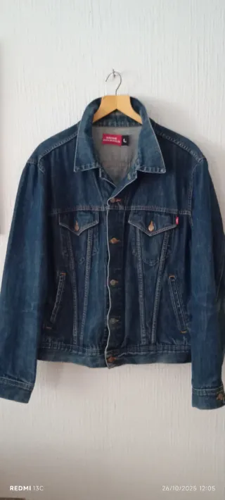 Chaqueta Vaquer talla  Levi's45/4 la otra. 50/4.