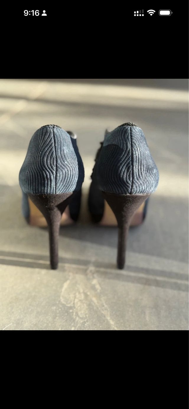 Botín azul marino tacón