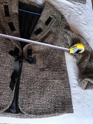 Traje Escada Chaqueta y Falda Talla L