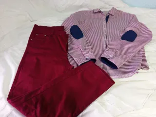 Conjunto Camisa Rayas y Pantalón Rojo