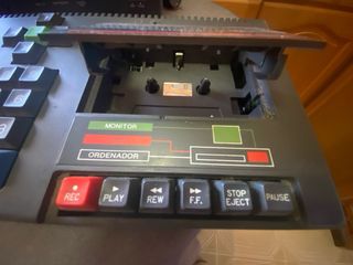 Ordenador Amstrad CPC 464. Funcionando