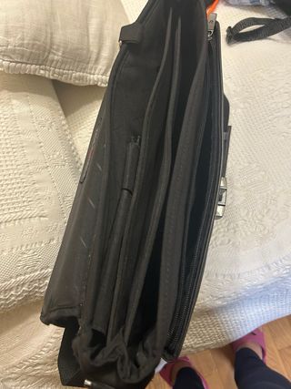 Maletín Roncato porta documentos y ordenador