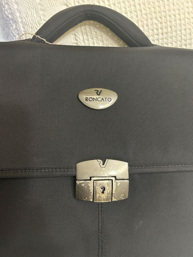 Maletín Roncato porta documentos y ordenador