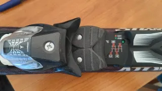 Esquís Atomic 120 cm con fijaciones