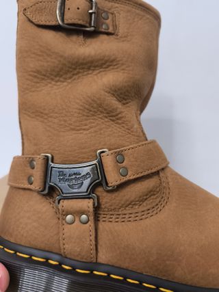 Dr. Martens Anistone Hi Desert Brown