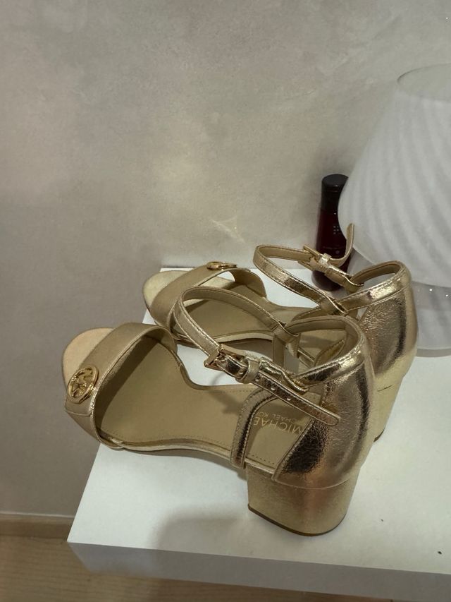 Sandalias Michael Kors Doradas