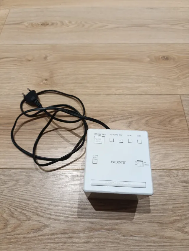 Despertador Sony Cubo Blanco
