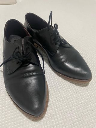 Zapatos Castellanos de Piel Negros