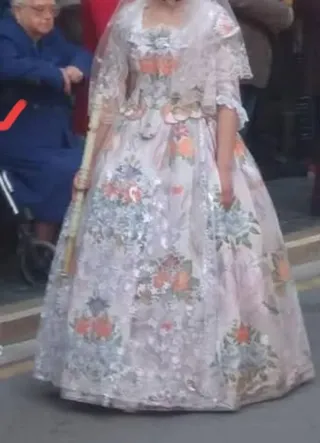 Traje de Fallera Talla 38 con Mateleta