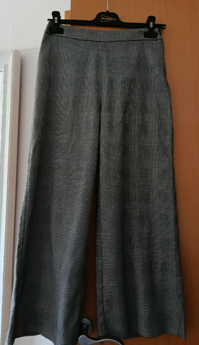 Pantalón vestir pierna ancha gris y negro