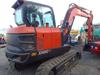 MINI EXCAVADORA GIRATORIA de 6.000 KG NUEVA.