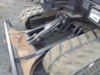 MINI EXCAVADORA GIRATORIA de 6.000 KG NUEVA.