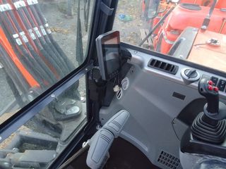 MINI EXCAVADORA GIRATORIA de 6.000 KG NUEVA.