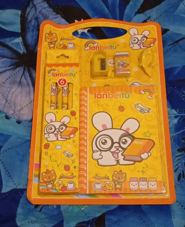 Set cancelleria Lanbeitu con lettere magnetiche