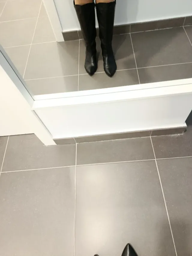 Botas altas de piel negras