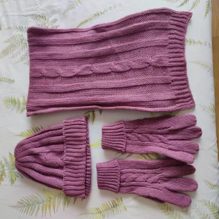 Conjunto Gorro, Bufanda y Guantes Tejidos