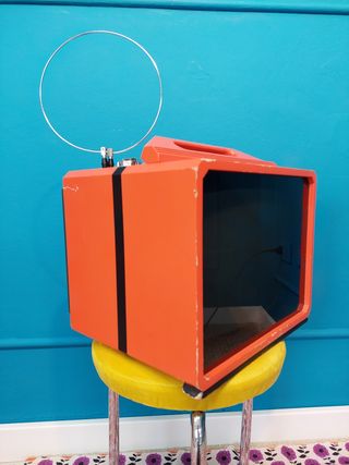 TV Vintage Kruiser Electronics Arancione