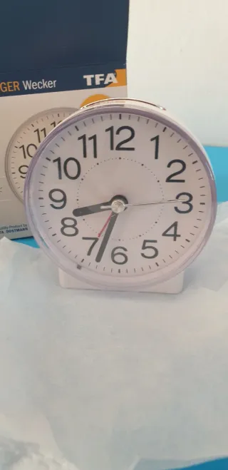 Sveglia analogica TFA Extra leises