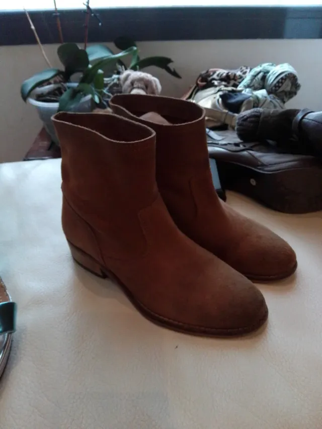 Botines de piel marrones